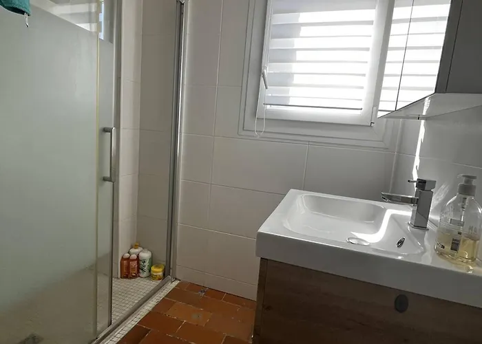 Charmante Maison Familiale Climatisee, Proche A - Fr-1-696-69 Vakantiehuis *